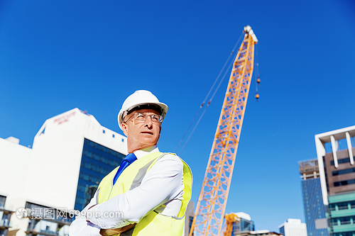 堅守與建設(shè) 建筑工地的無聲英雄